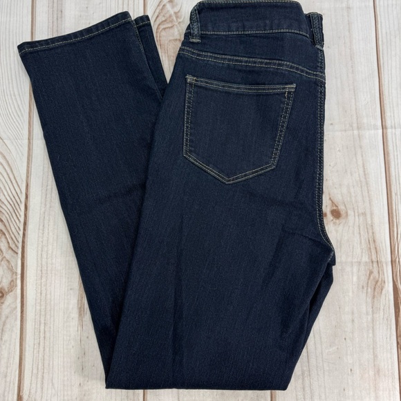 Dress Barn Slim Leg High Rise Dark Wash Denim Classic 5 Pocket Jeans Size 8 NEW - Picture 3 of 8